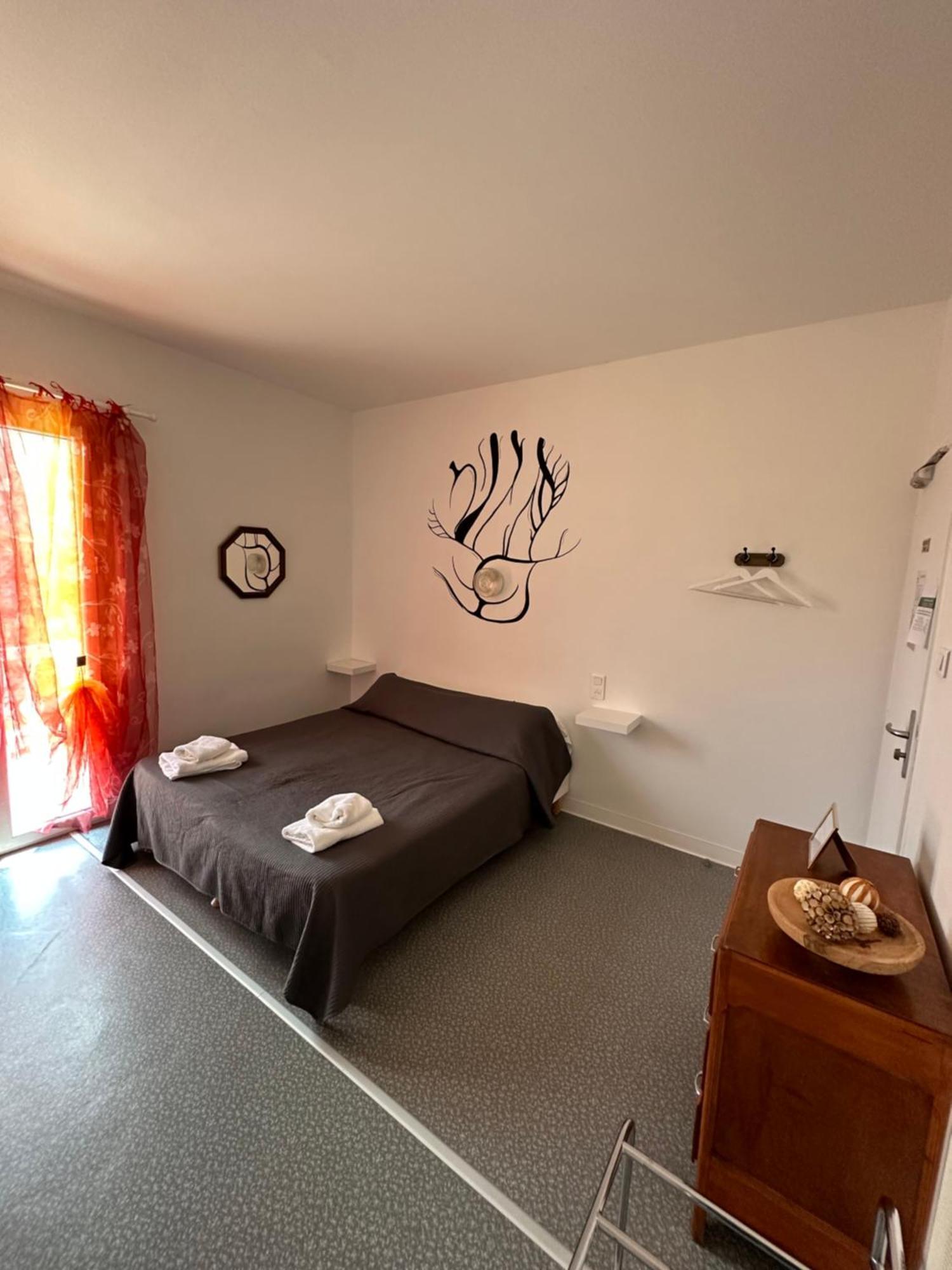 Les Terrasses Hotel Laragne-Monteglin Bagian luar foto